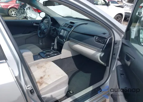 2014 Toyota Camry Le z USA, uszkodzony, nr VIN 4T1BF1FK8EU808520